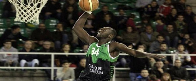 Suisse – 15e journée : Mansour Kassé (16 pts) et les lakers chutent encore - wiwsport mansour kasse une